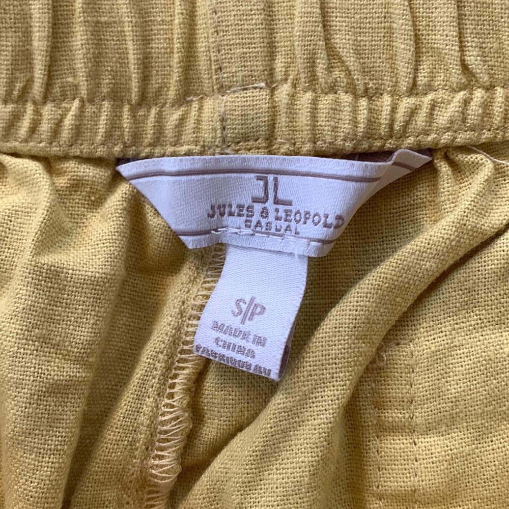 Pull On Shorts - Picture 3 of 3